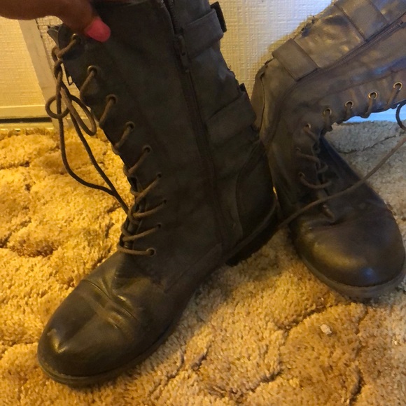 boots - Picture 2 of 5